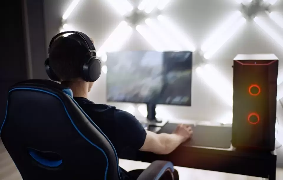 未成年人网络维护在整个行业都很流行，腾讯已经领先了一步